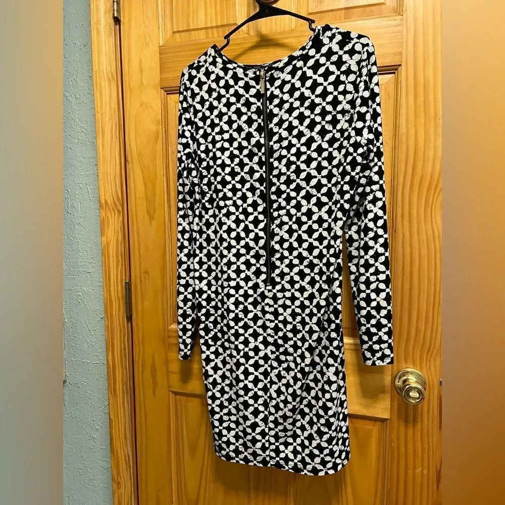 Michael Kors black and white printed dress with gold zipper on back size L
